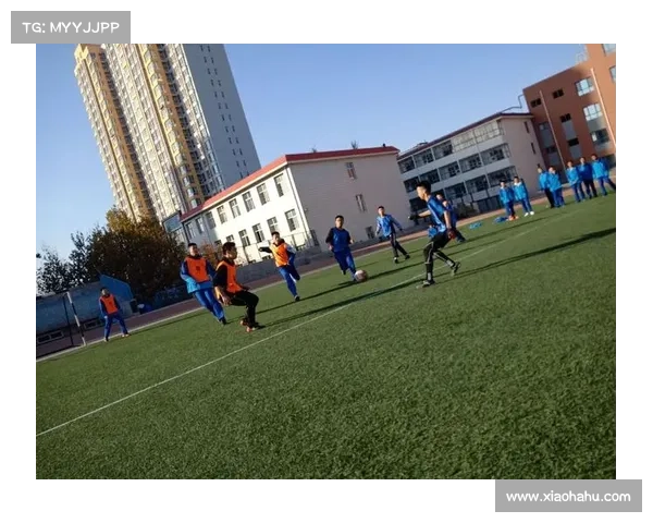 情感与战术融合 李毅深度解析中场选择的独特视角与策略 情感与战术融合 李毅深度解析中场选择的独特视角与策略